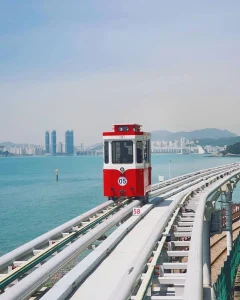 Trải nghiệm chuyến tàu lửa Haeundae Blueline ven biển Haeundae